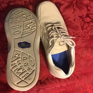 Dr Comfort size 8W shoes. Worn once.